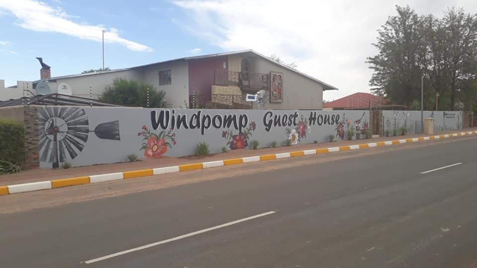 Die Windpomp Guesthouse Gobabis Exterior foto